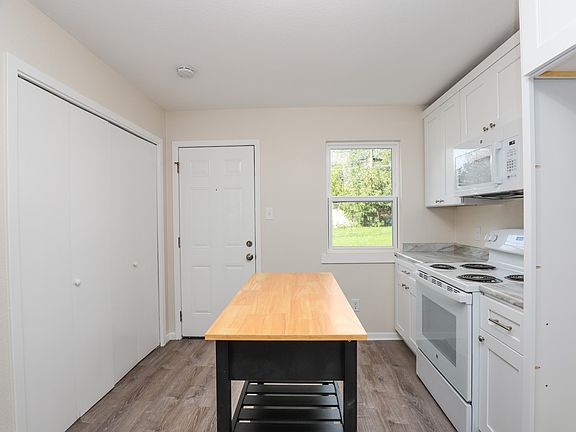 4th image of 304 Mildred St Drive