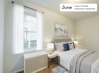 2852 N Lawndale Ave #1-C, Chicago, IL 60618