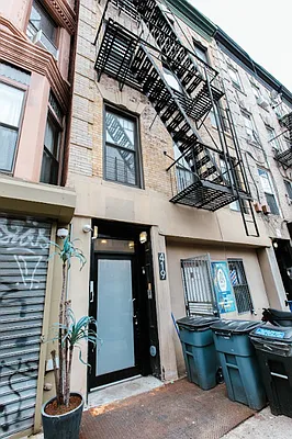 Rented by Platinum Forbes Global Properties | media 10