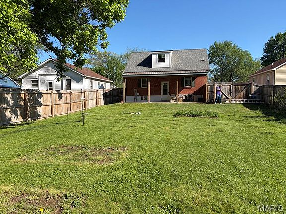 2nd image of 306 Elmont Rd