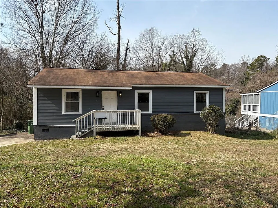 2298 Swallow Cir SE