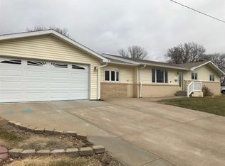 209 N Cherokee Rd, Mc Cook, NE 69001