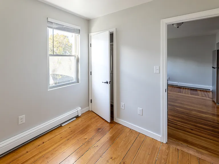 40 N Spooner St — Photo 5