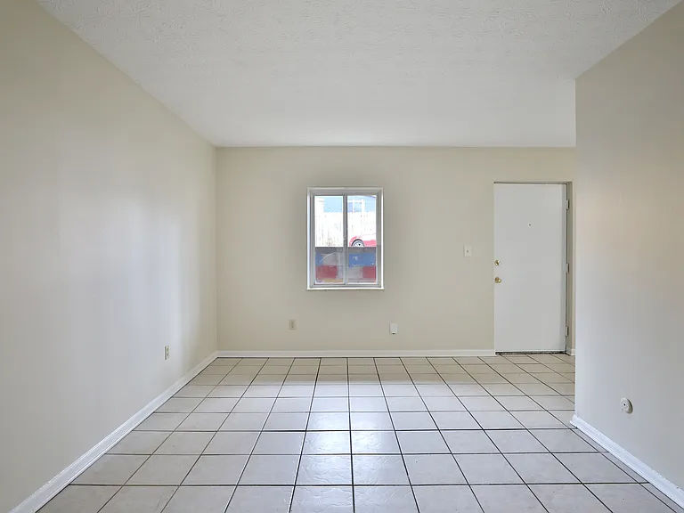 450 E Norwich Ave #D — Photo 18