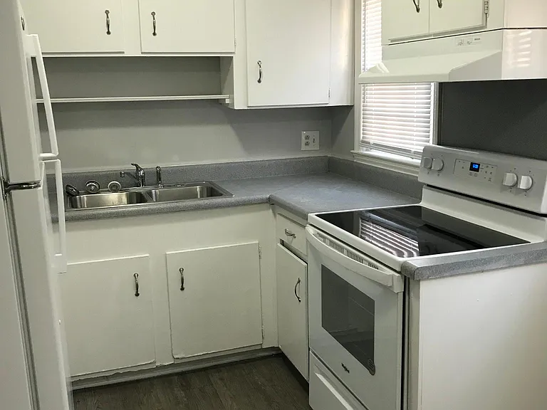 1827 Lookout Ln #8 — Photo 5