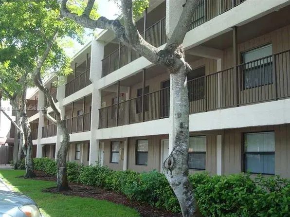 8715 Shadow Wood Blvd #211, Pompano Beach, FL 33071