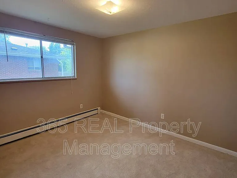 2440 W 11th St — Photo 10