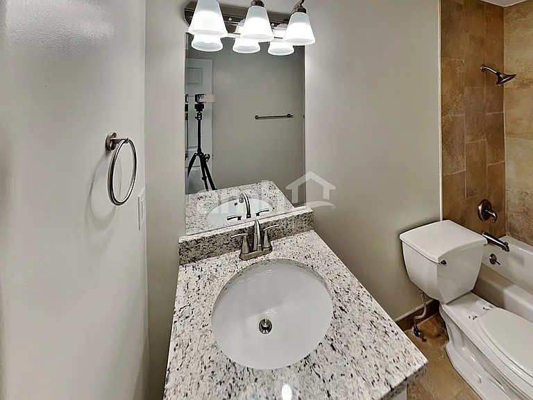 3327 N 1050 E — Photo 13