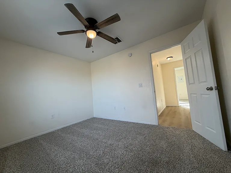 225 Desert Rose Ct #4C — Photo 18