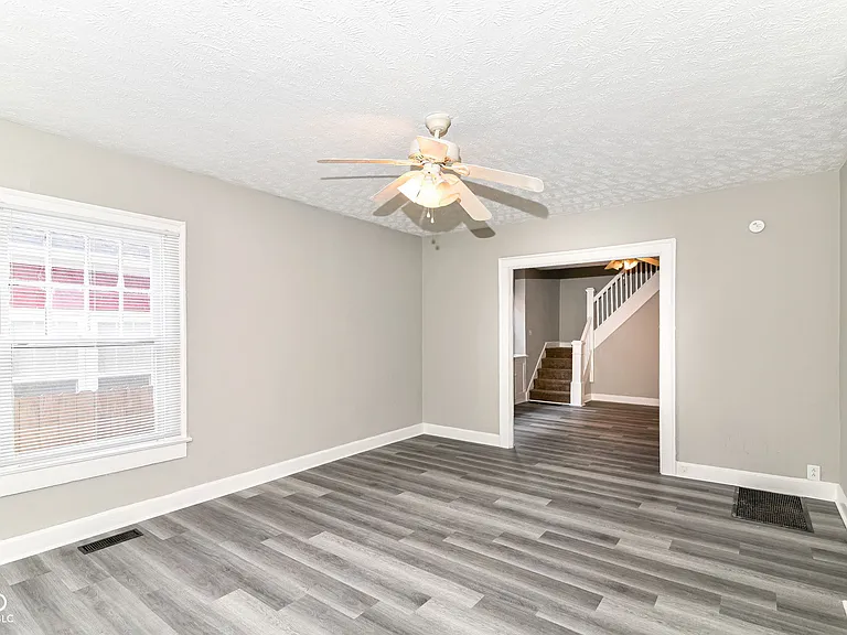 3043 Broadway St — Photo 27