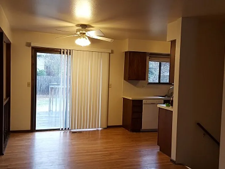 1506 Yount St — Photo 2