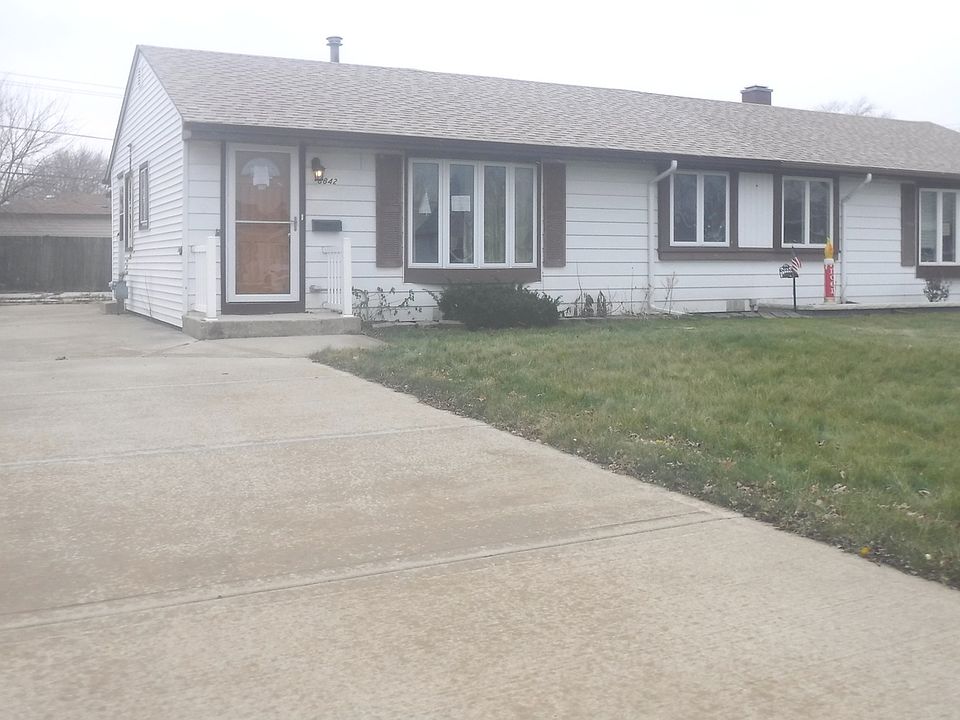 1st image of 8842 S Kolmar Ave