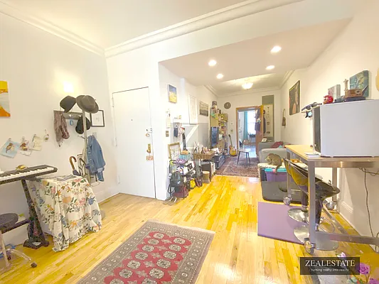 Rented by ZealEstate Group Inc | media 33