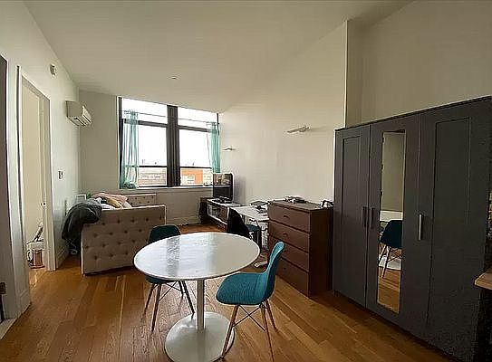 2nd image of 2 N Henry St #5A