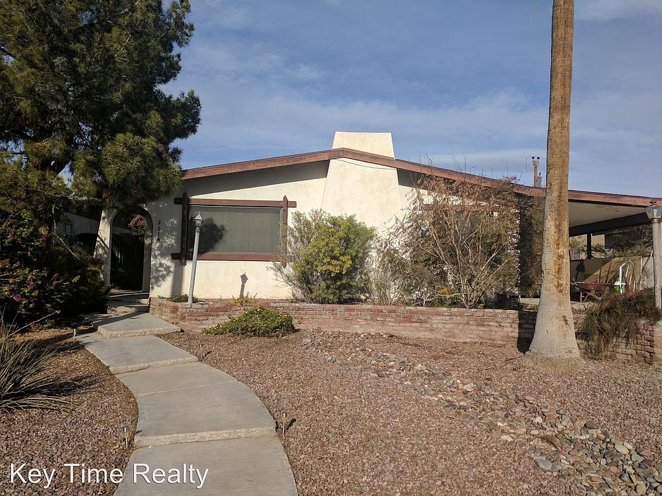 1st image of 2614 Country Club Dr