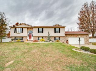 34110 Sailboat Ct, Brighton, IL 62012