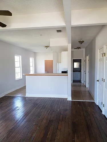 259 W King St #B Photo 1