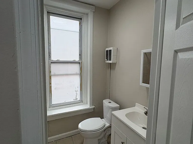 1259 N 10th St — Photo 5
