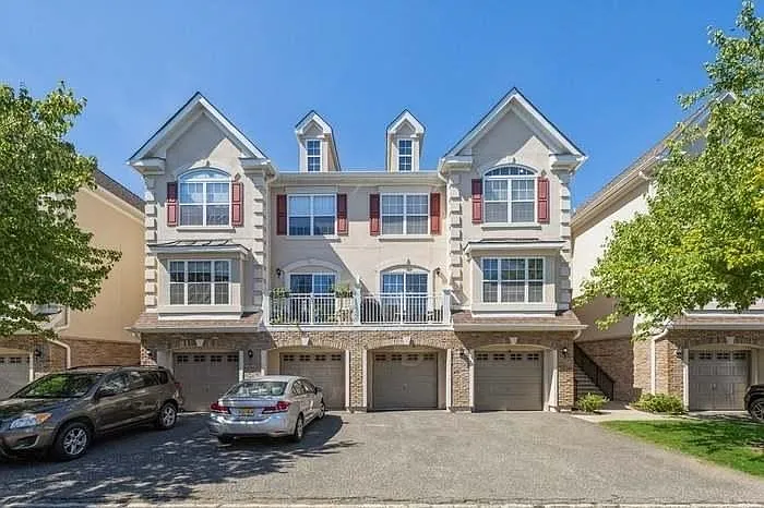 209 Blue Heron Dr #209
