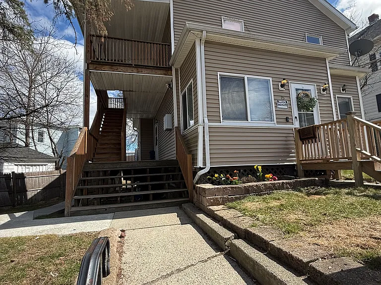15 Oakes Ave #2 — Photo 1