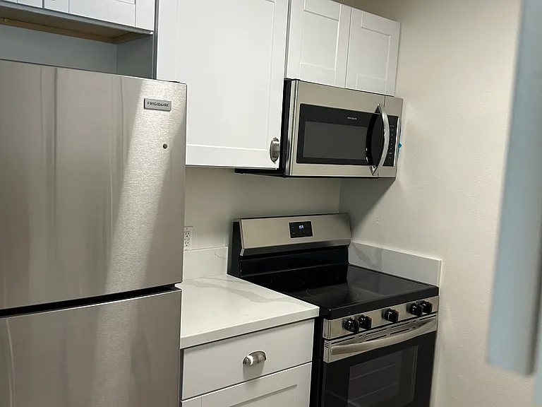 5295 Corteen Pl #105 — Photo 3