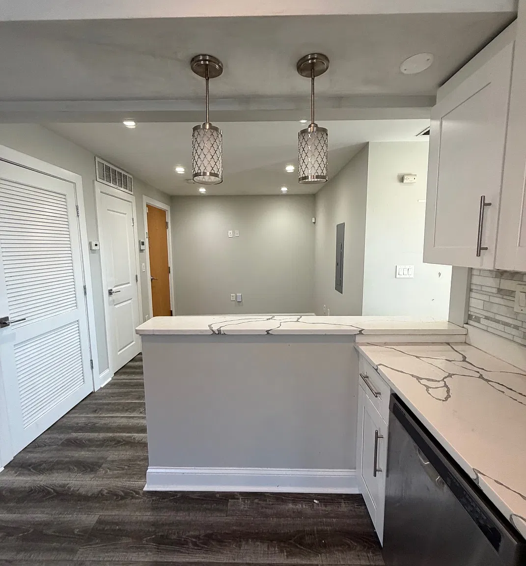 2 bed, 700 sqft, $1,950 — Photo 3