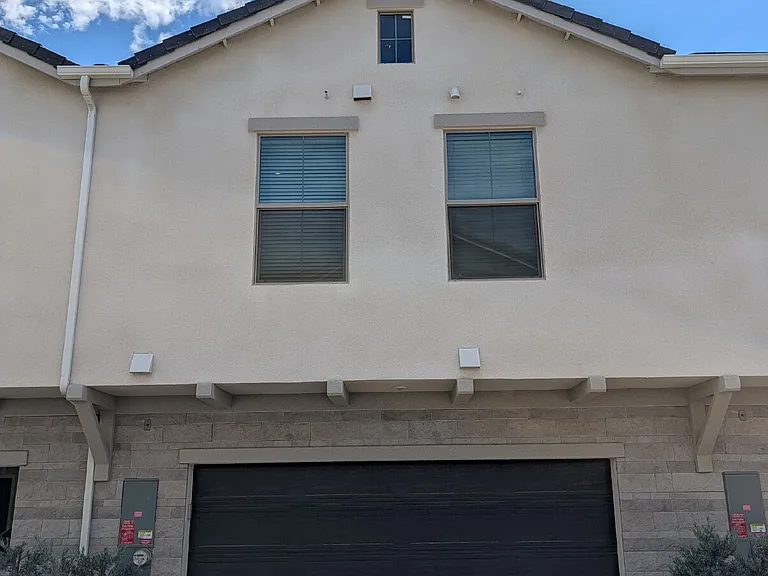 563 N Cindy Ln — Photo 4