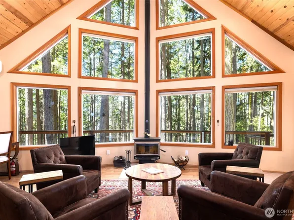 1354 Chinook Way, Center Island, WA 98221