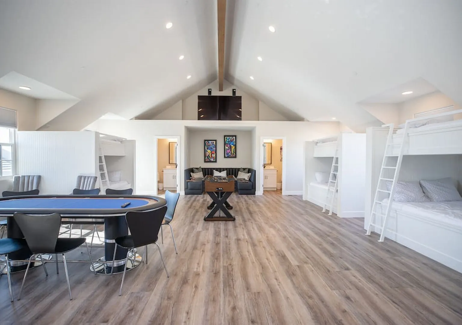 Three Story Villa for 39 in Beautiful Community w/ Private Spa — Photo 3