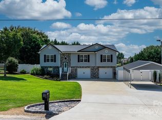 698 Pine Mountain Rd, Hudson, NC 28638