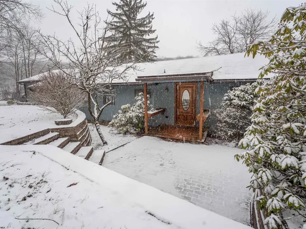 128 Paradise Cir, Morgantown, WV 26508