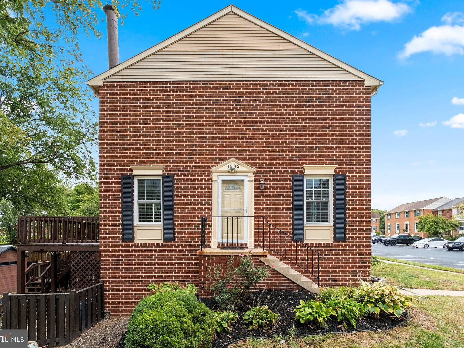 3 bed, 2.0 bath, 1680 sqft, $2,500 — Photo 1