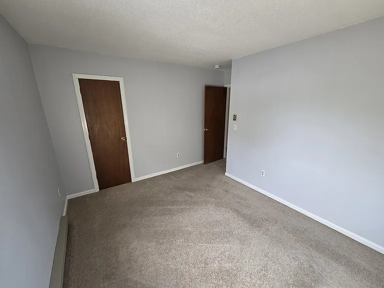 152 Cottage Grv #B — Photo 14