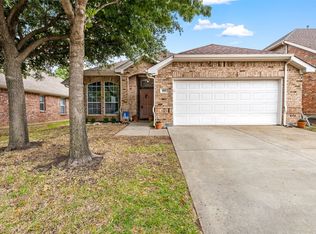 805 Bridle Trl, Saginaw, TX 76179