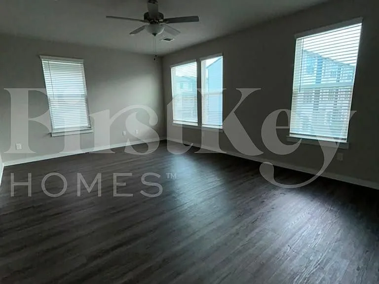 305 N Centro Cir — Photo 9