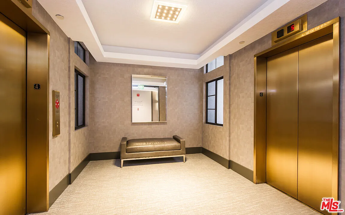 2 bed, 2.0 bath, 1532 sqft, $6,995 — Photo 3