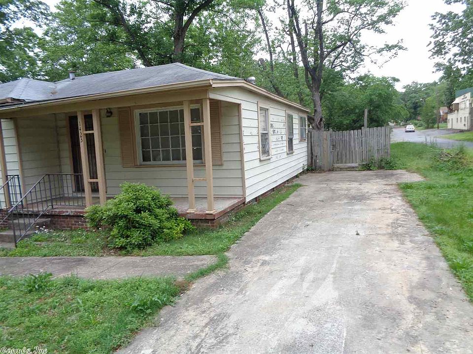 2nd image of 1423 Washington St