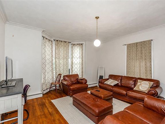5th image of 229 Gano St