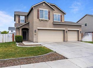 4911 Antigua Dr, Pasco, WA