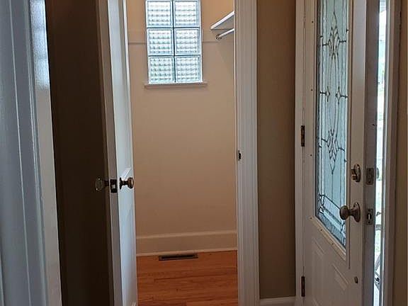 2nd image of 3502 Holland St