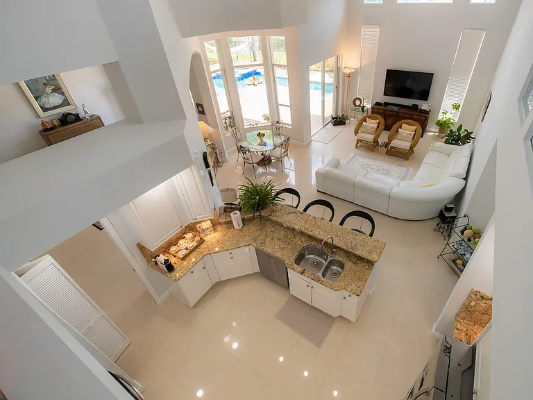 10849 Bal Harbor Dr — Photo 49