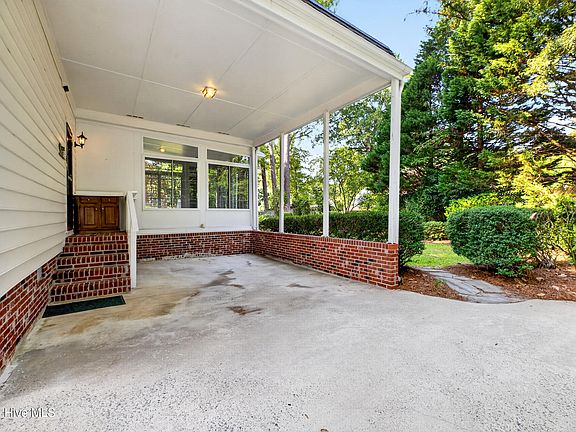 4th image of 202 Queen Annes Road
