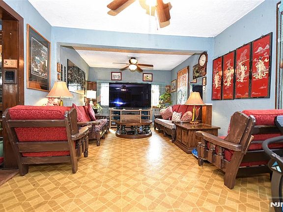 3rd image of 435 Northern Pkwy