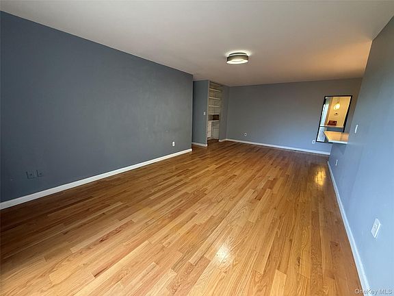 3rd image of 2 Fountain Lane #2E