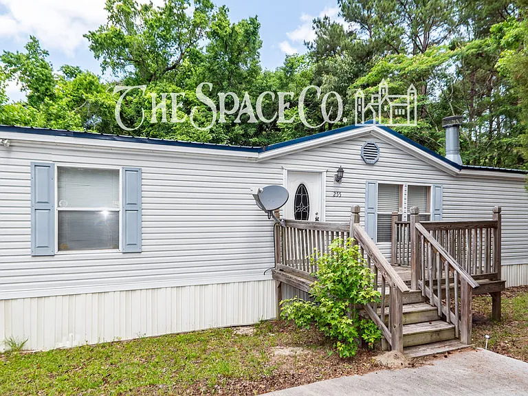 255 Mitton Rd — Photo 3
