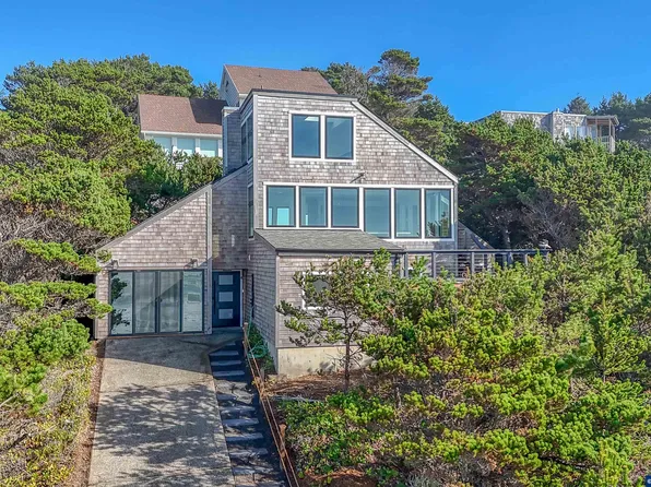 4510 Rush Pl, Depoe Bay, OR 97341