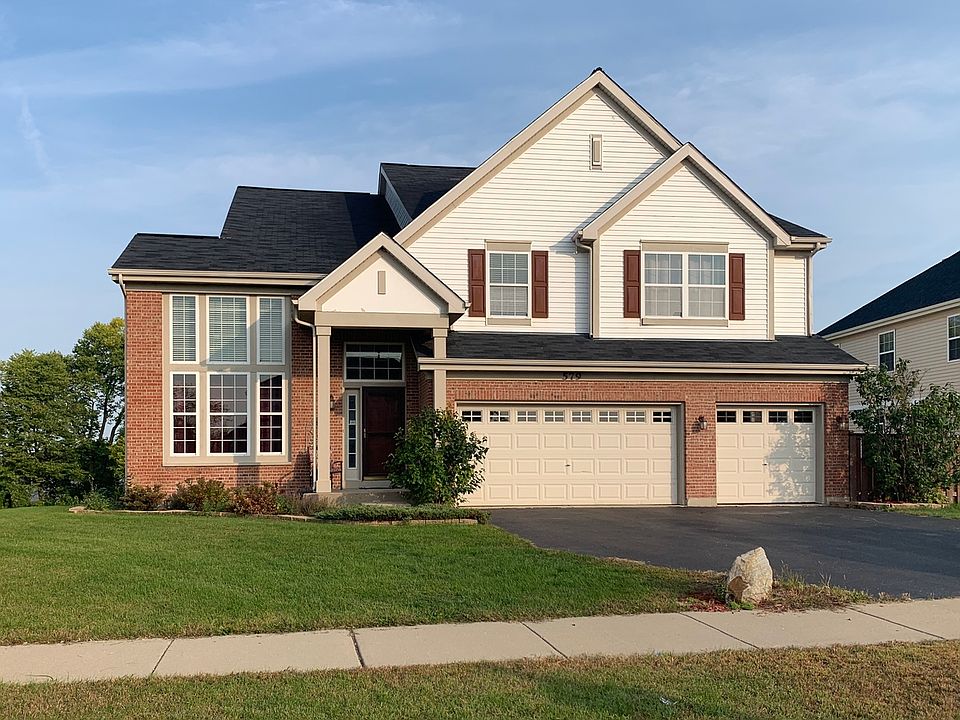 2nd image of 579 Parkside Ln