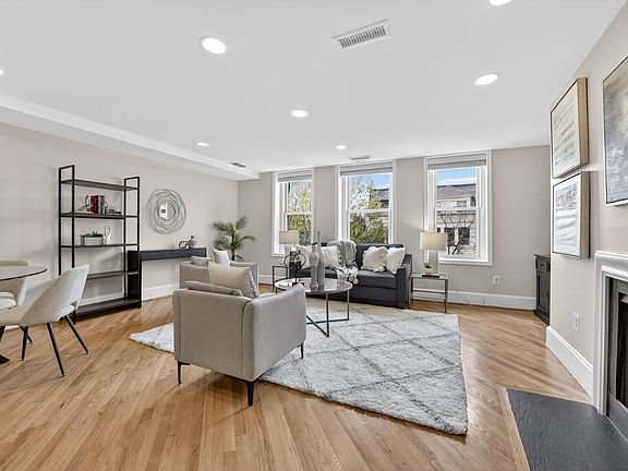 4th image of 1415 21st St NW Unit Penthouse 2d