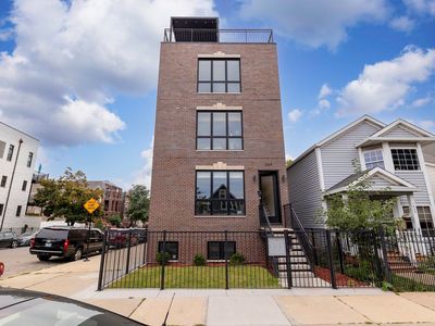 1624 S Carpenter St UNIT 3, Chicago, IL, 60608