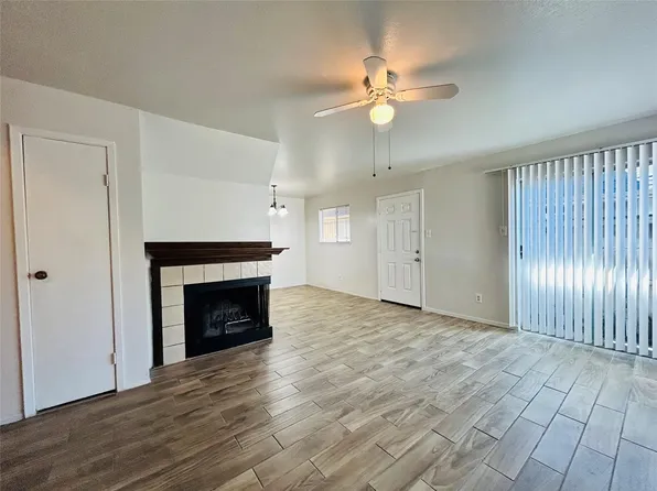 8030 Sands Point Dr #11, Houston, TX 77036